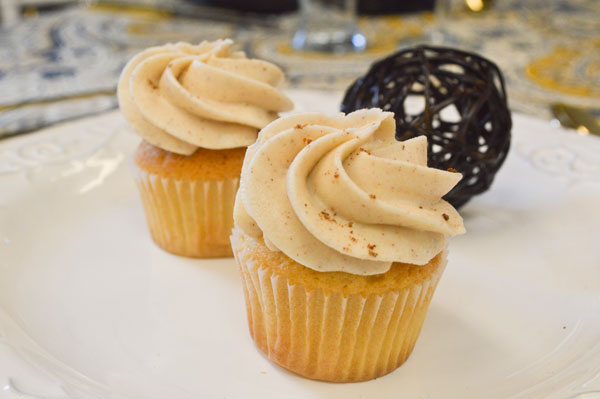 Mini Eggnog Cupcakes